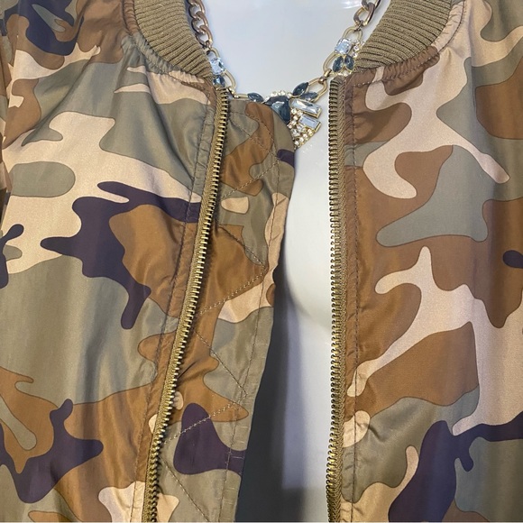 Camouflage bomber jacket: Large **w168 - Picture 10 of 14